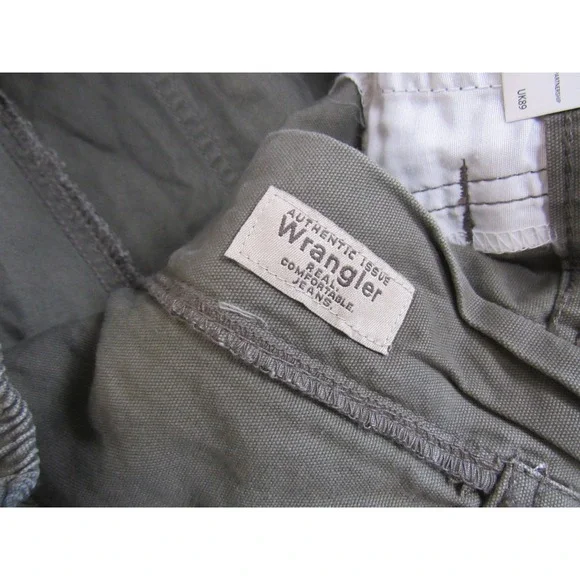 Wrangler Hiker Mens Cargo Shorts Olive Green NW941EG Size 36 New with Tags - Picture 5 of 7